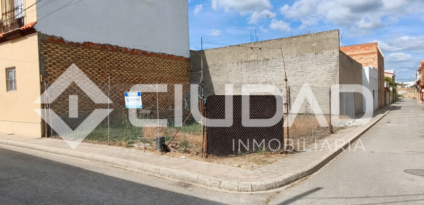 Solar urbano en esquina – Zona Feria Antigua