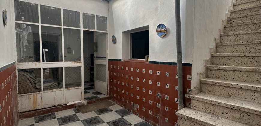 CASA DE DOS PLANTAS EN SAN MIGUEL