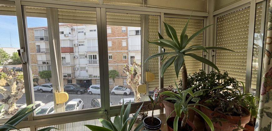 Se vende fantástico piso en la barriada Guadalajara, una oportunidad ideal tanto para vivir como para invertir.