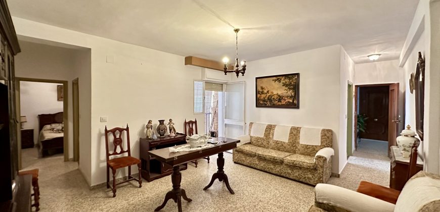 PISO DE TRES HABITACIONES