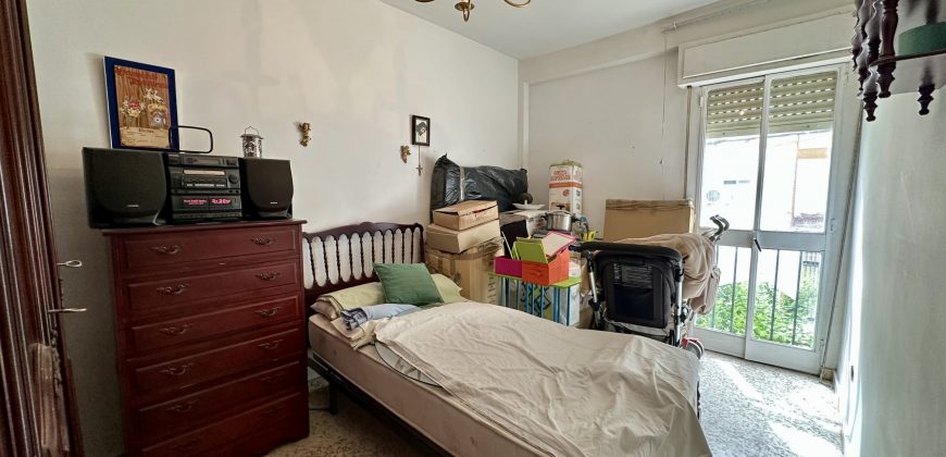 PISO DE TRES HABITACIONES