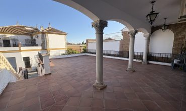 CHALET CON PISCINA COMUNITARIA EN URBANIZACIÓN EL HIGUERAL