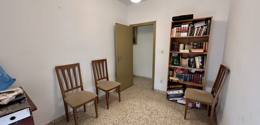 PISO DE TRES HABITACIONES