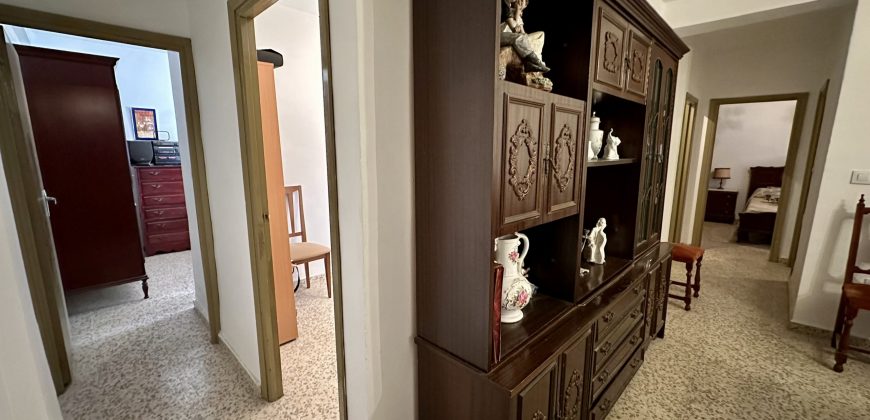 PISO DE TRES HABITACIONES