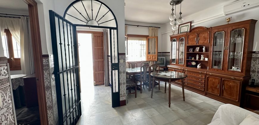 CASA DE DOS PLANTAS EN MARCHENA