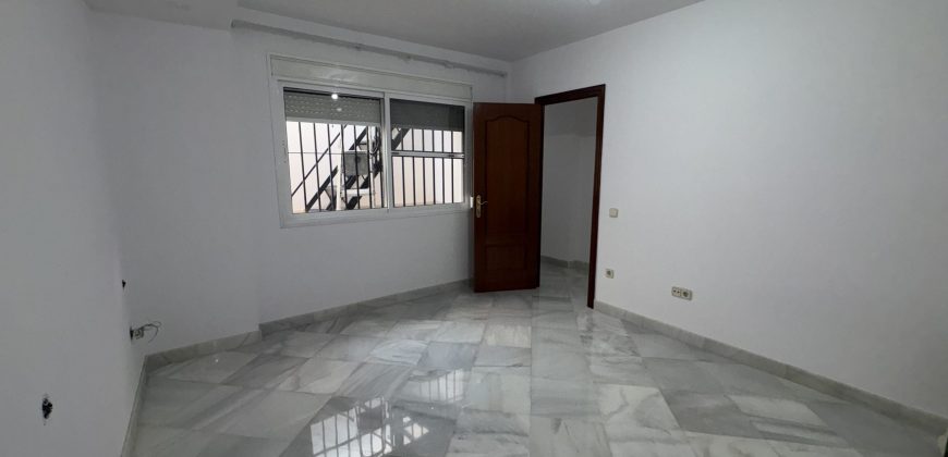 CHALET CON PISCINA COMUNITARIA EN URBANIZACIÓN EL HIGUERAL