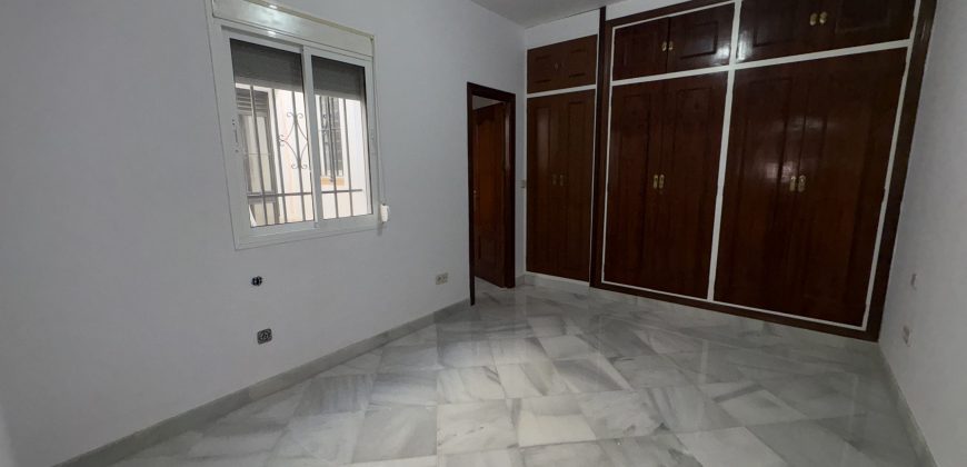 CHALET CON PISCINA COMUNITARIA EN URBANIZACIÓN EL HIGUERAL