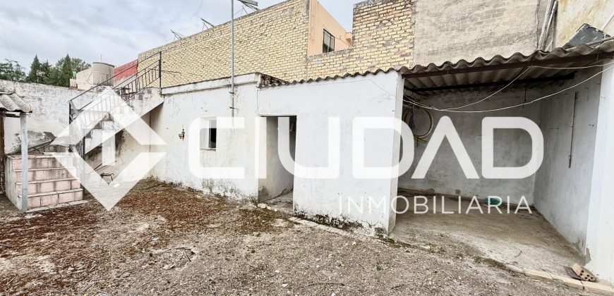 Casa en planta baja con gran patio – Zona El Pinar