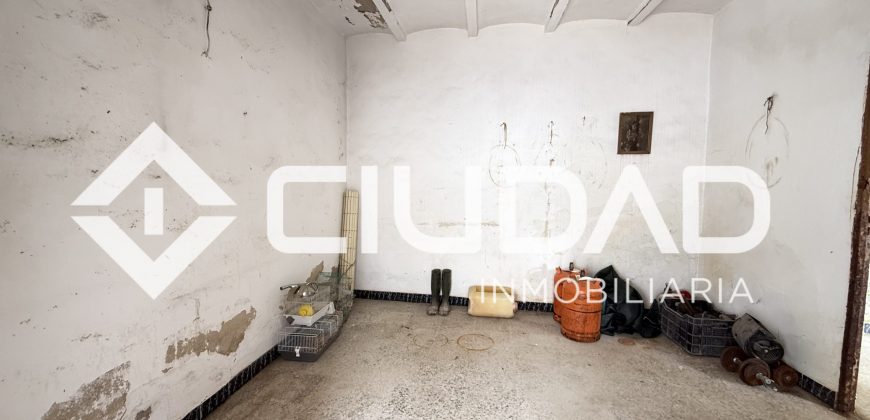 Casa en planta baja con gran patio – Zona El Pinar
