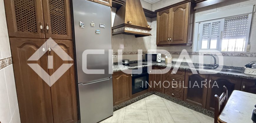 Casa con gran amplitud – Zona del Castillo