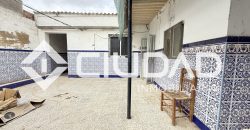 Casa en planta baja con gran patio – Zona El Pinar