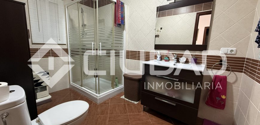 Casa con gran amplitud – Zona del Castillo