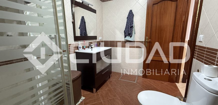 Casa con gran amplitud – Zona del Castillo