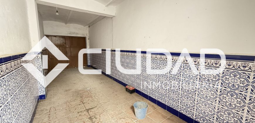 Casa en planta baja con gran patio – Zona El Pinar