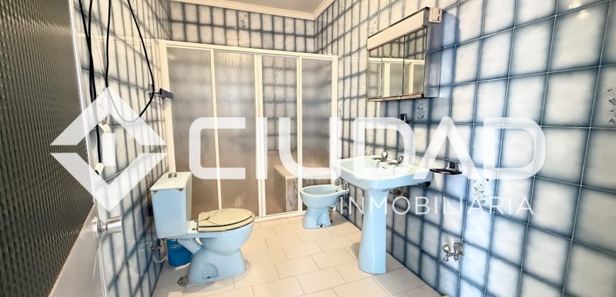 Casa en planta baja con gran patio – Zona El Pinar