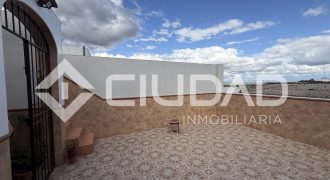 Casa con gran amplitud – Zona del Castillo