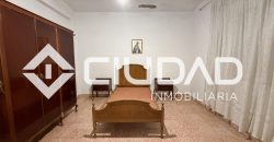 Casa en planta baja con gran patio – Zona El Pinar