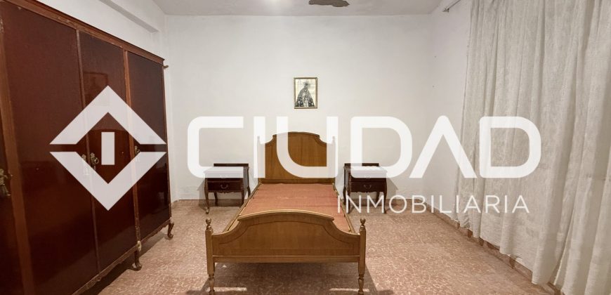 Casa en planta baja con gran patio – Zona El Pinar