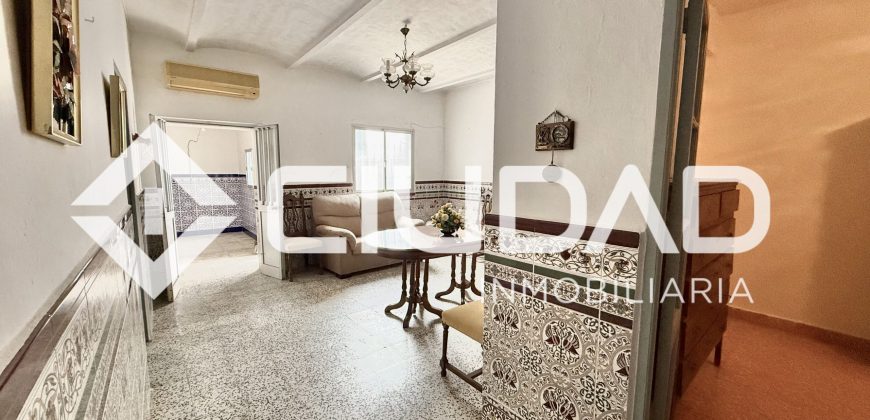 Casa en planta baja con gran patio – Zona El Pinar