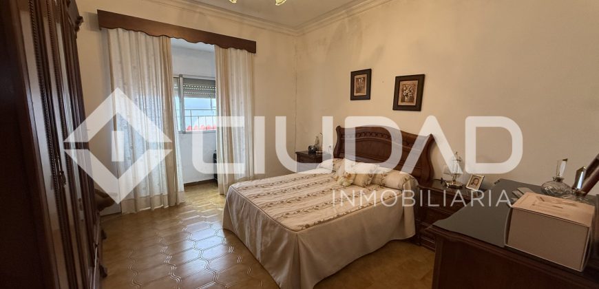 Casa con gran amplitud – Zona del Castillo