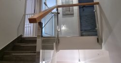 Exclusiva vivienda en Urbanización Privada con Piscina. Calle Romero Ressendi!