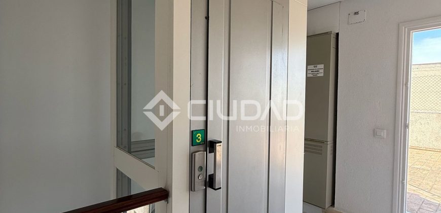 PISO ZONA CENTRO- CHIPIONA