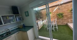 Exclusiva vivienda en Urbanización Privada con Piscina. Calle Romero Ressendi!