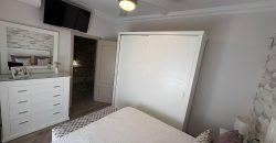 Exclusiva vivienda en Urbanización Privada con Piscina. Calle Romero Ressendi!