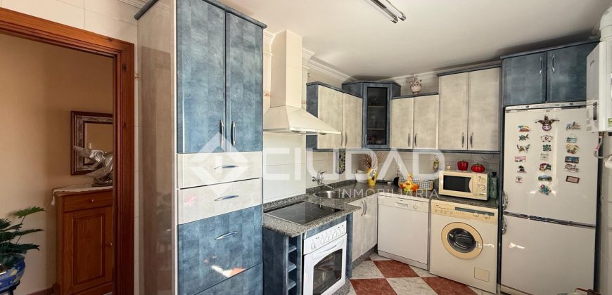 PISO ZONA CENTRO- CHIPIONA