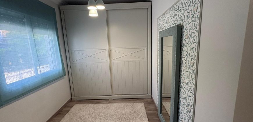 Exclusiva vivienda en Urbanización Privada con Piscina. Calle Romero Ressendi!