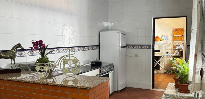 FABULOSA CASA SEÑORIAL EN CALLE CHILE! ZONA ALAMEDA.