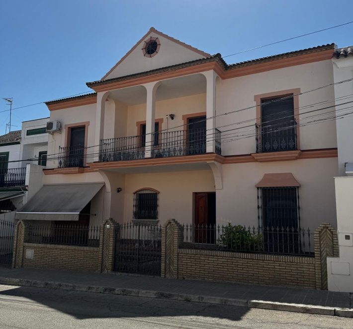 FABULOSA CASA SEÑORIAL EN CALLE CHILE! ZONA ALAMEDA.