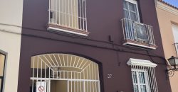 CASA ADOSADA CON SÓTANO Y PORCHE PARA COCHE EN EL CHORRILLO
