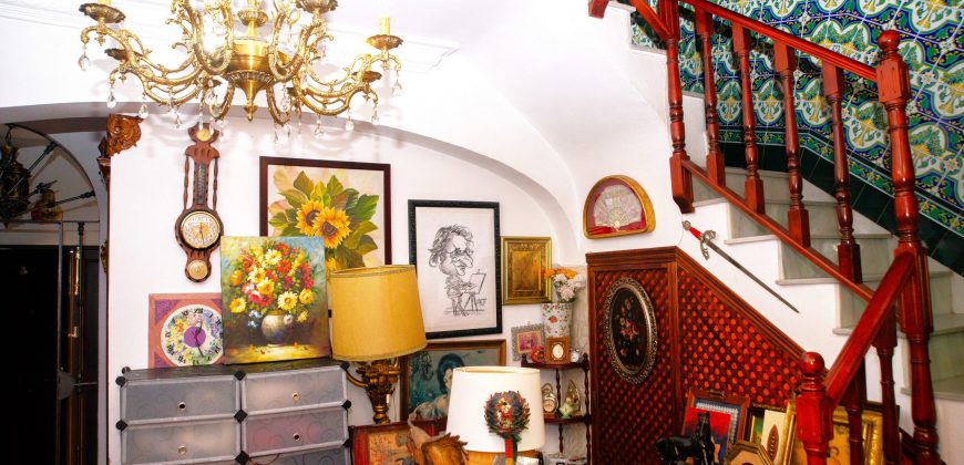 Magnífica casa de tres plantas en pleno corazón de Camas