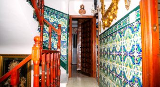 Magnífica casa de tres plantas en pleno corazón de Camas
