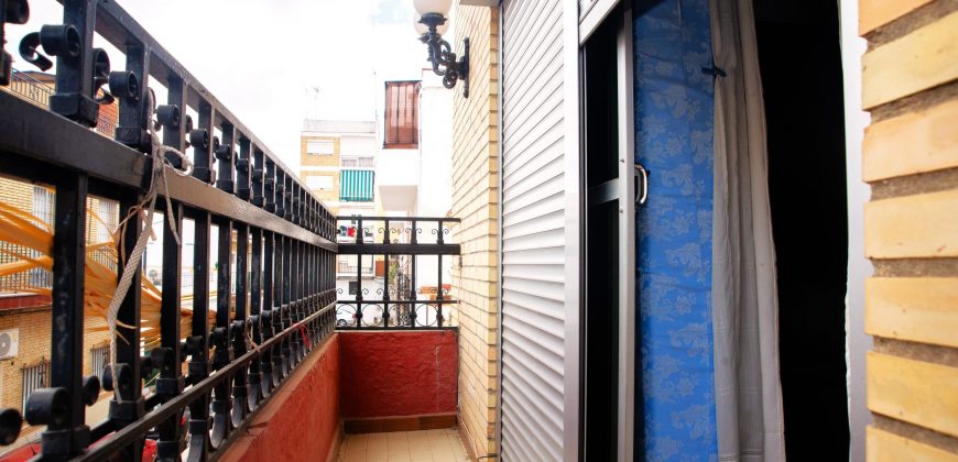 Magnífica casa de tres plantas en pleno corazón de Camas