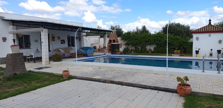 CAMPO EN URB. 10 MANDAMIENTOS