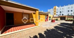 Chalet en 3ª línea de playa en La Calzada – Av. Las Piletas
