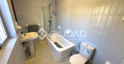 Chalet en 3ª línea de playa en La Calzada – Av. Las Piletas