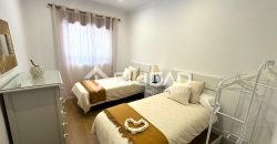 Chalet en 3ª línea de playa en La Calzada – Av. Las Piletas