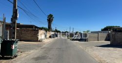 Naves en amplio terreno con buen acceso