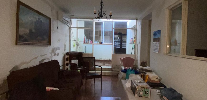Amplia Casa en Venta para Reformar – Oportunidad Única. Zona Centro de Morón de la Frontera!