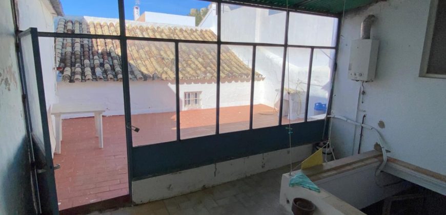 Amplia Casa en Venta para Reformar – Oportunidad Única. Zona Centro de Morón de la Frontera!