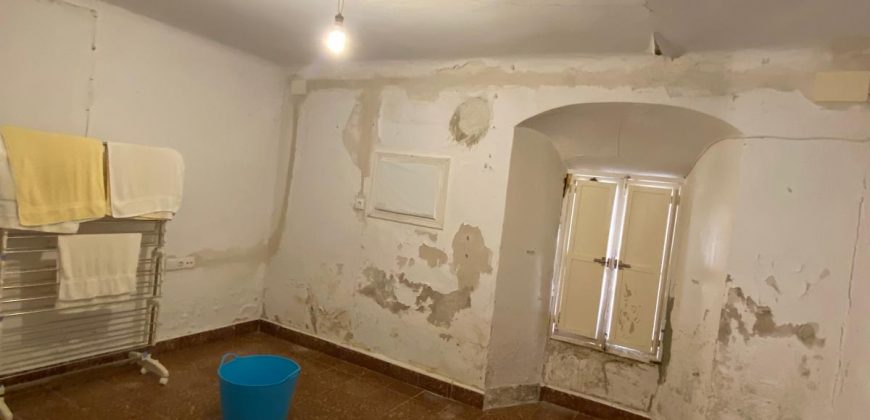 Amplia Casa en Venta para Reformar – Oportunidad Única. Zona Centro de Morón de la Frontera!