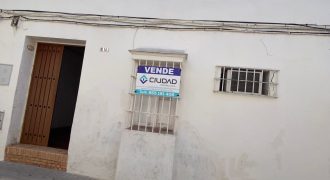 Amplia Casa en Venta para Reformar – Oportunidad Única. Zona Centro de Morón de la Frontera!