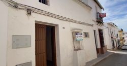 Amplia Casa en Venta para Reformar – Oportunidad Única. Zona Centro de Morón de la Frontera!