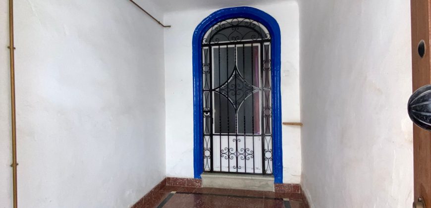 Amplia Casa en Venta para Reformar – Oportunidad Única. Zona Centro de Morón de la Frontera!