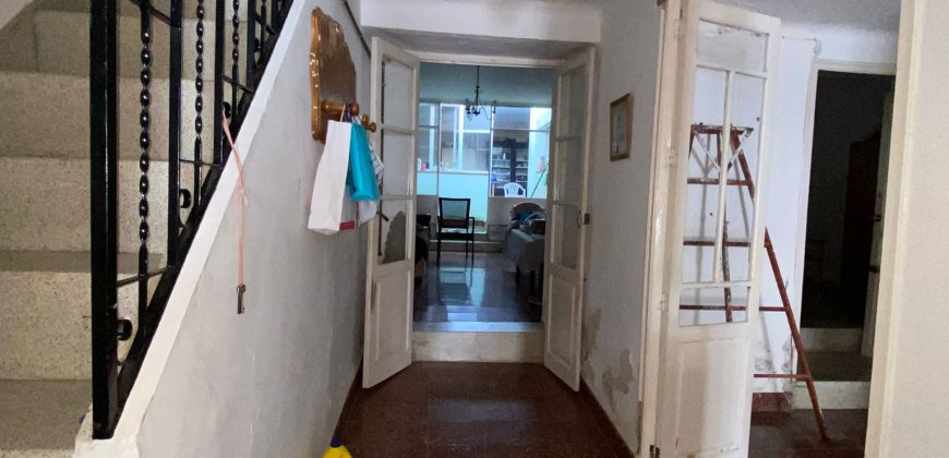Amplia Casa en Venta para Reformar – Oportunidad Única. Zona Centro de Morón de la Frontera!