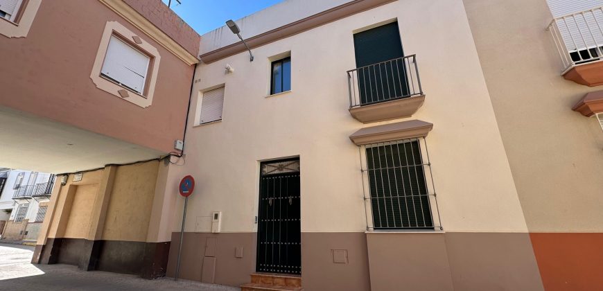 ESPECTACULAR VIVIENDA EN BARRIO LA GUITA