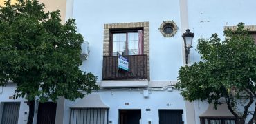 Acogedor Piso con Azotea Privada en zona El Barrio.- Calle Cañuelos!